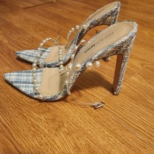 Blu's pointed Toe heels